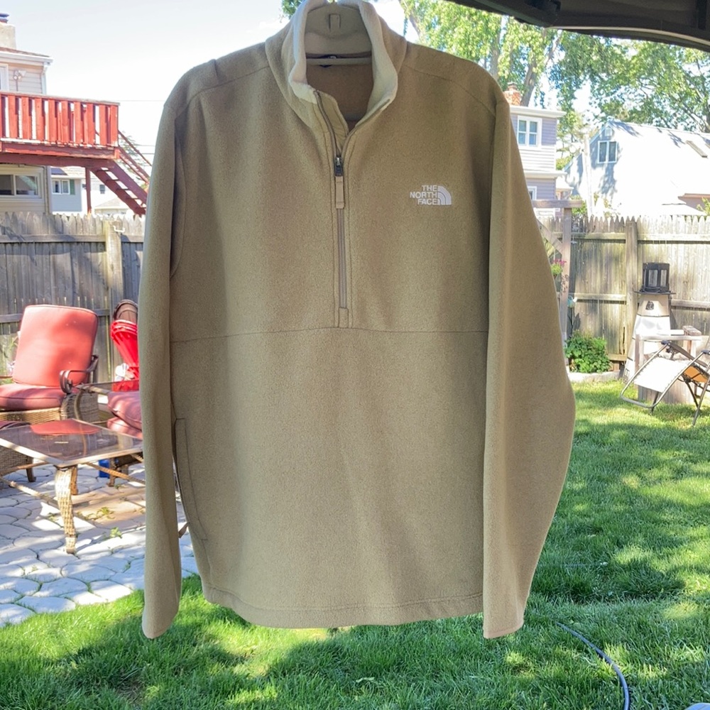 North Face Men’s (L) Tan and white sweatshirt